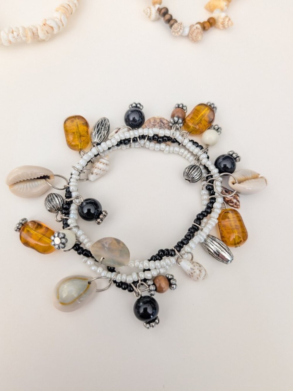 3 stretch shell bracelets - Picture 7 of 9